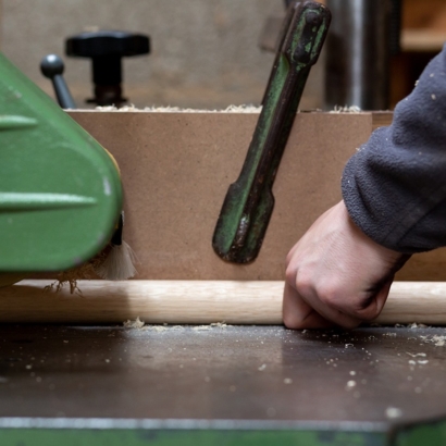 atelier menuiserie ébénisterie France Maine et Loire travail bois massif chêne naturel atelier menuiserie ébénisterie France Maine et Loire travail bois massif chêne naturel