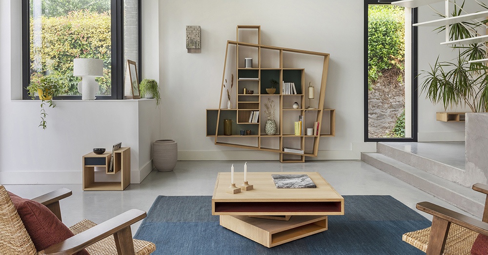 decoration amenagement salon meuble en bois massif bibliotheque originale decalee style hygge