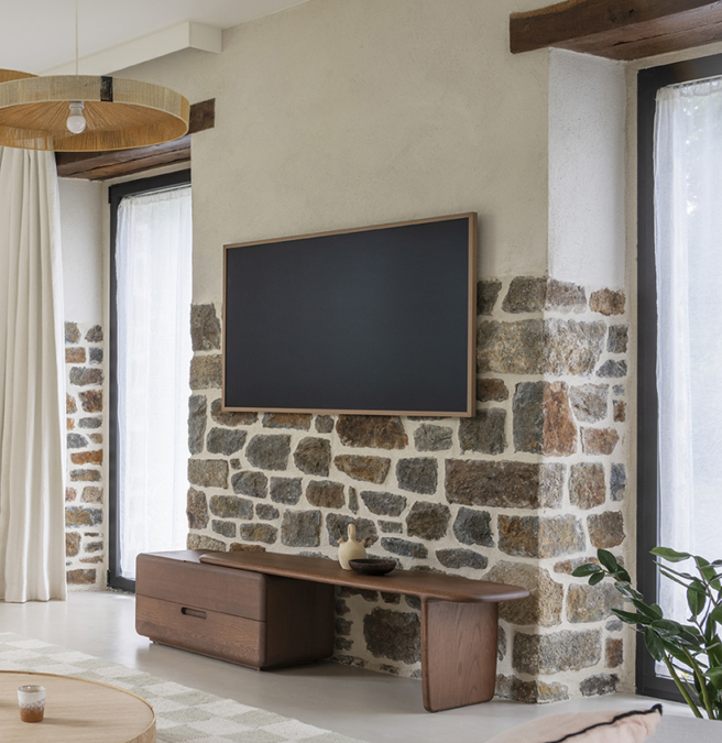 Comment intégrer une télé dans un salon design et tendance ?